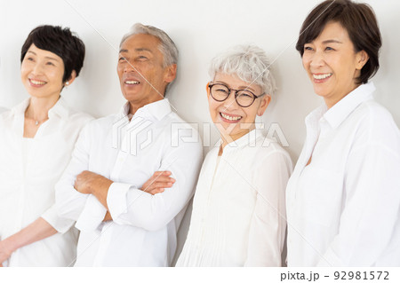ミドル世代　シニア世代 92981572