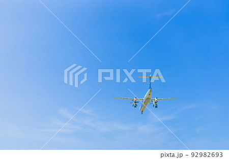 《飛行機》ボンバルディア　Bombardier DHC-8 Dash 8（DHC-8-400） 92982693