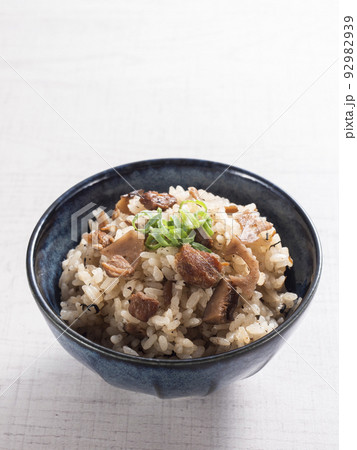 じゅーしぃ 沖縄風豚角煮ごはん じゅーしぃ 沖縄風豚角煮ごはん 92982939