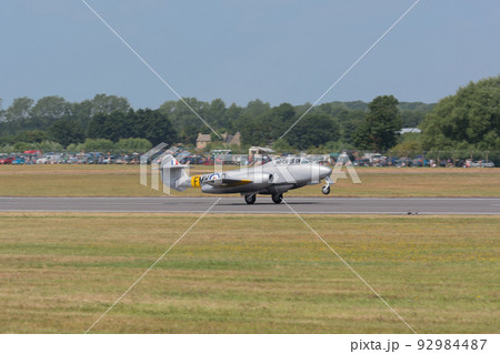 イギリス空軍ミーティアT7離陸 92984487