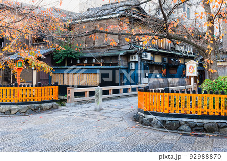 秋の京都　祇園白川 92988870