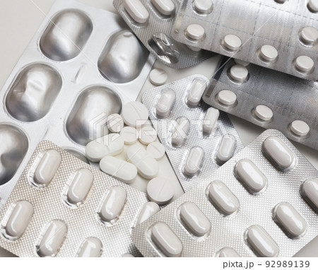 medical pills for treating diseases 92989139