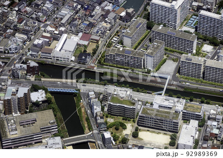 北十間川と横十間川の分岐付近を空撮 92989369