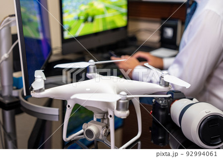 【撮影機材】ミラーレス一眼とドローン【クリエイター】 92994061