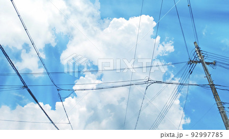 夏の空を見上げる 【横構図】 夏の空を見上げる 【横構図】 92997785