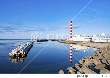 北海道　ノシャップ岬の稚内灯台 93002195