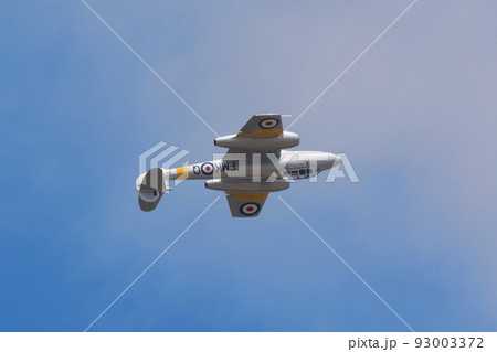 イギリス空軍ミーティアT7ジェット練習機バレルロール イギリス空軍ミーティアT7ジェット練習機バレルロール 93003372