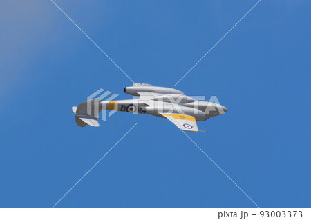 イギリス空軍ミーティアT7ジェット練習機バレルロール イギリス空軍ミーティアT7ジェット練習機バレルロール 93003373