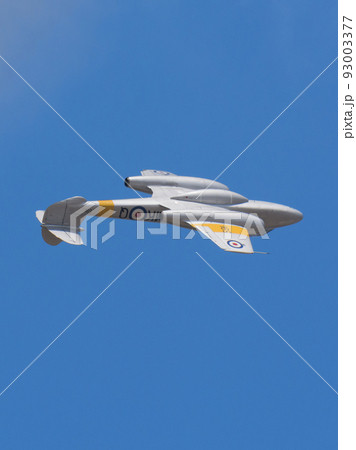 イギリス空軍ミーティアT7ジェット練習機バレルロール イギリス空軍ミーティアT7ジェット練習機バレルロール 93003377