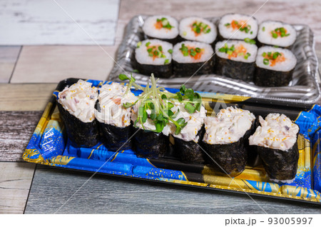 お惣菜の巻き寿司 93005997