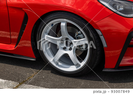太いタイヤ　fat tires on modified cars 93007849