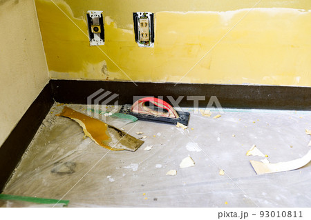 内装工事 内壁石膏ボード継ぎ目のパテ埋め 内装工事 内壁石膏ボード継ぎ目のパテ埋め 93010811