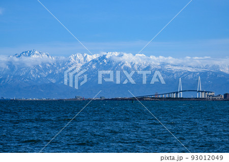 立山連峰と富山湾 立山連峰と富山湾 93012049
