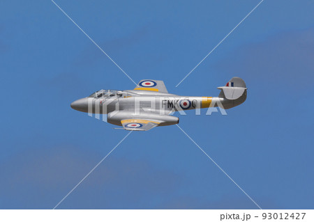 イギリス空軍ミーティアT7ジェット練習機水平飛行 イギリス空軍ミーティアT7ジェット練習機水平飛行 93012427