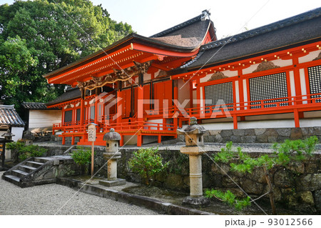 奈良市の薬師寺の鎮守社 休ヶ岡八幡宮が美しい 93012566