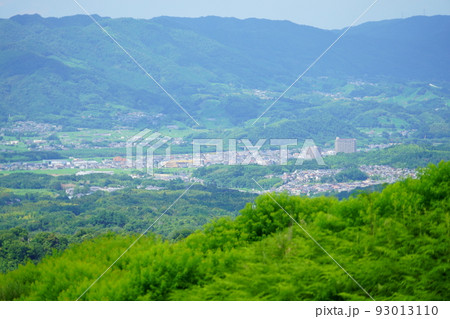 夏の緑・若草山から望遠で望む木津川市加茂・和束方面 93013110