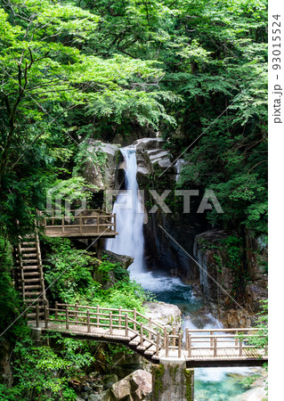 岐阜県中津川市の竜神の滝 93015524