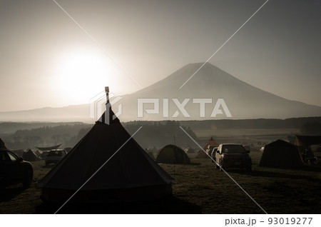 富士山と日の出 富士山と日の出 93019277