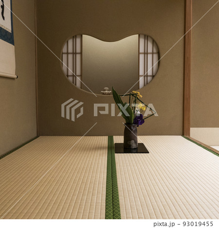 床の間に活けた花 93019455