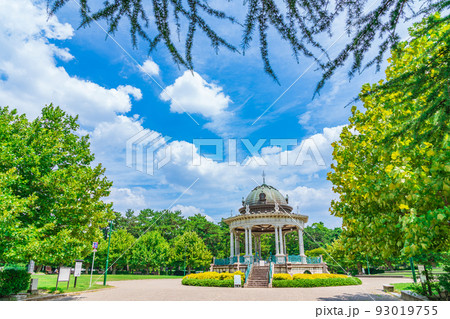 青空の鶴舞公園、奏楽堂〈愛知県名古屋市〉 青空の鶴舞公園、奏楽堂〈愛知県名古屋市〉 93019755