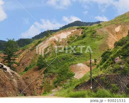 万座温泉　噴火口跡の「空吹」 93021531