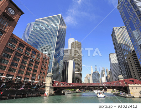 Chicago sightseeing cruise and skyline on the river, Illinois, USA 93022412