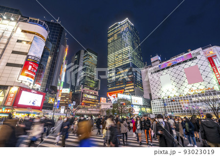 渋谷のスクランブル交差点 渋谷スクランブルスクエア方面 渋谷のスクランブル交差点 渋谷スクランブルスクエア方面 93023019