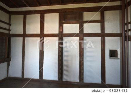 国宝「姫路城」特別公開 小天守の内部と渡り廊下の板張り 国宝「姫路城」特別公開 小天守の内部と渡り廊下の板張り 93023451