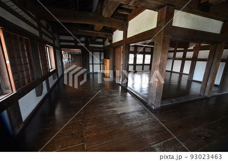 国宝「姫路城」特別公開 小天守の内部と渡り廊下の板張り 国宝「姫路城」特別公開 小天守の内部と渡り廊下の板張り 93023463