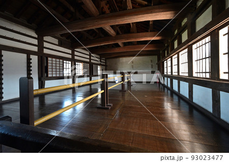 国宝「姫路城」特別公開 小天守の内部と渡り廊下の板張り 国宝「姫路城」特別公開 小天守の内部と渡り廊下の板張り 93023477