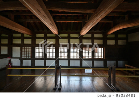 国宝「姫路城」特別公開 小天守の内部と渡り廊下の板張り 国宝「姫路城」特別公開 小天守の内部と渡り廊下の板張り 93023481