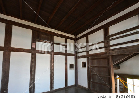 国宝「姫路城」特別公開 小天守の内部と渡り廊下の板張り 国宝「姫路城」特別公開 小天守の内部と渡り廊下の板張り 93023488