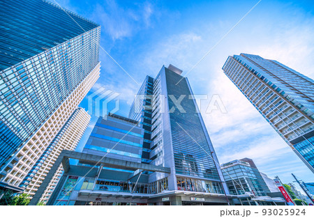 日本の東京都市景観　目黒駅前の街並みなどを望む 93025924