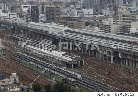 新大阪駅を出発する九州・山陽新幹線N700系 93026015