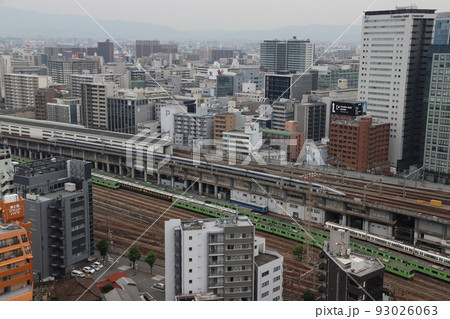 新大阪駅を出発する山陽新幹線500系 新大阪駅を出発する山陽新幹線500系 93026063