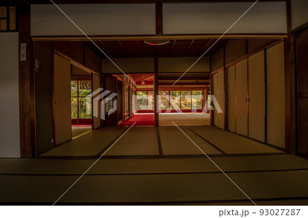 南禅寺 天授庵の紅葉 93027287