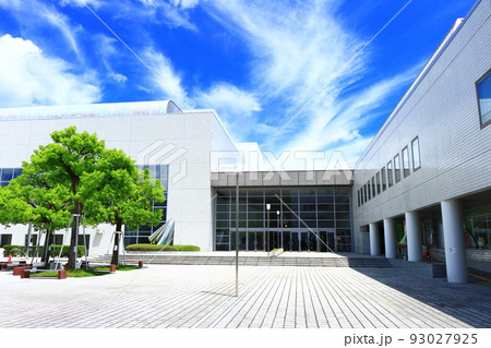 四日市市、四日市市文化会館の風景 93027925