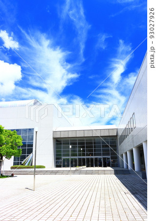 四日市市、四日市市文化会館の風景 93027926