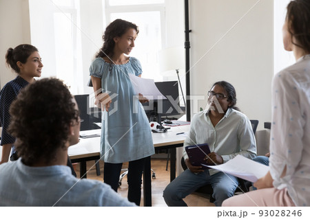 African female business coach lead meeting with group of employees African female business coach lead meeting with group of employees 93028246