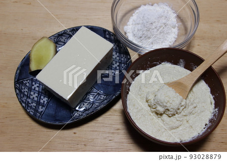 豆腐湿布(民間療法)豆腐パスターで解熱 豆腐湿布(民間療法)豆腐パスターで解熱 93028879