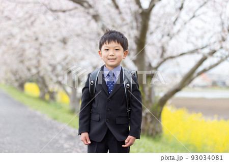 入学式イメージ　新一年生 93034081