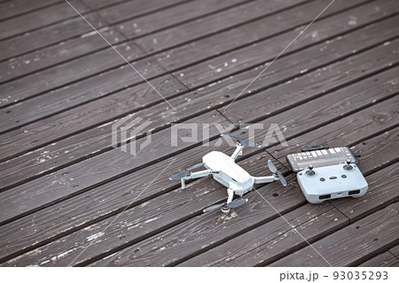 ドローンの飛行準備 93035293