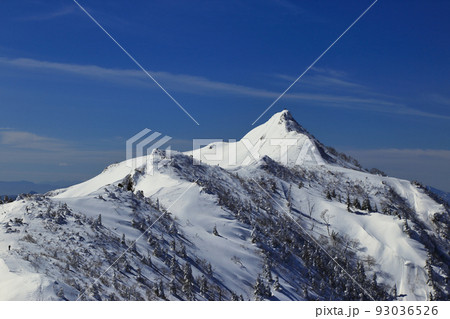[定額] 残雪期の上州武尊山の剣ヶ峰山 93036526