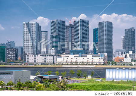《東京都》晴海のタワーマンションの風景・東京ベイエリア 《東京都》晴海のタワーマンションの風景・東京ベイエリア 93036569