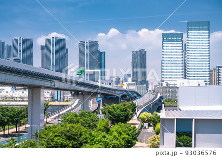 《東京都》晴海のタワーマンションの風景・東京ベイエリア 《東京都》晴海のタワーマンションの風景・東京ベイエリア 93036576