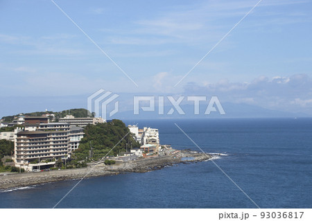 相模湾と伊豆稲取温泉・稲取岬（静岡県賀茂郡東伊豆町） 93036817