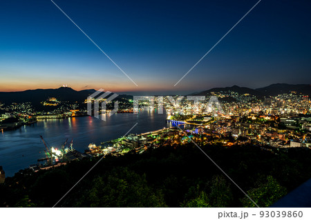 世界三大夜景に選ばれてる長崎の鍋冠山からの夜景 93039860