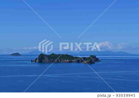 奄美大島からみる江仁屋離島 奄美大島からみる江仁屋離島 93039945