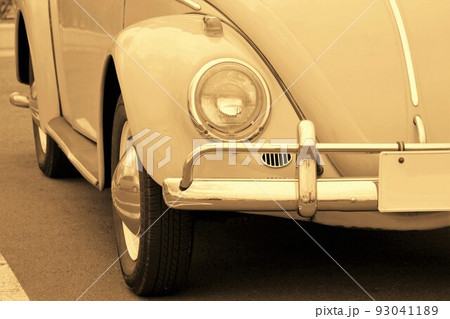 輸入車　フォルクスワーゲンビートルのフロントマスク　セピアカラー加工 93041189