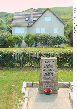 Longues-sur-Mer, Normandy, France, May 29, 2019: American military cemetery in Colleville Longues-sur-Mer, Normandy, France, May 29, 2019: American military cemetery in Colleville 93041196